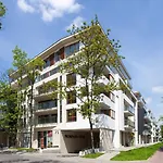 Apartament Solna 80 - centrum miasta z podziemnym garażem