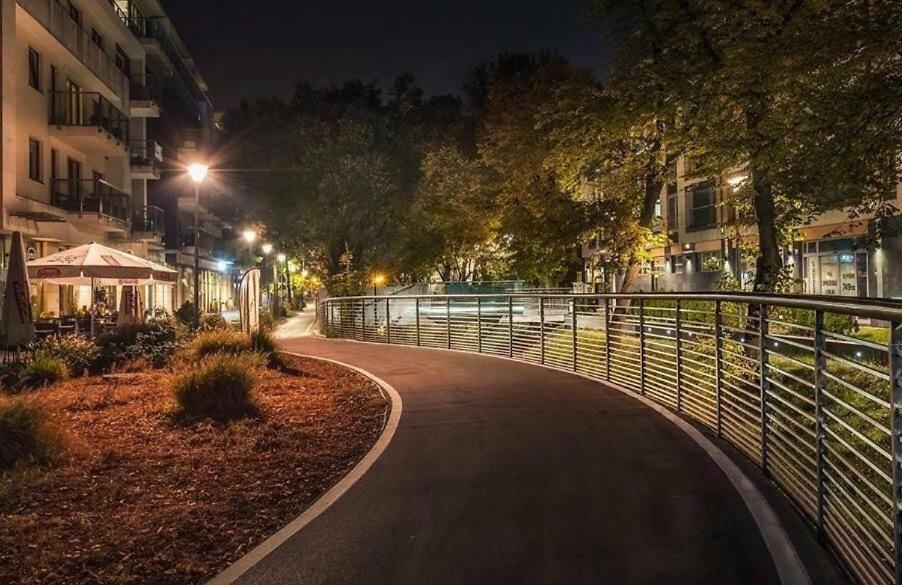 Solna 80 - Centrum Miasta Z Podziemnym Garażem Apartament Kielce